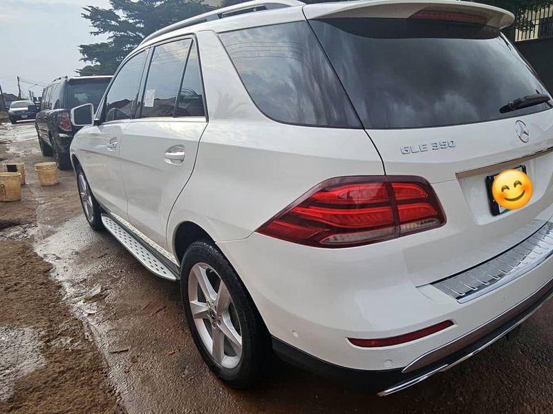 Thumbnail 11 of 2018 Mercedes-Benz GLE-Class